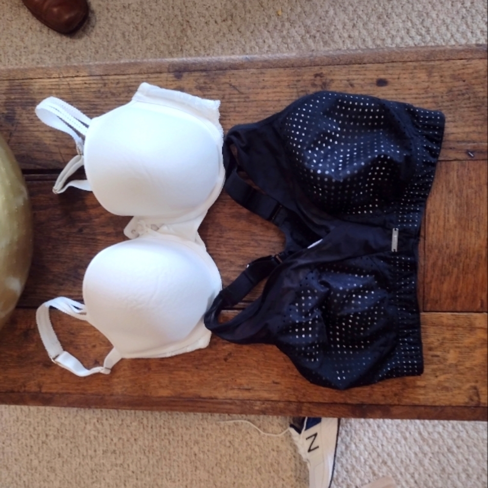 2 Bras - image 1